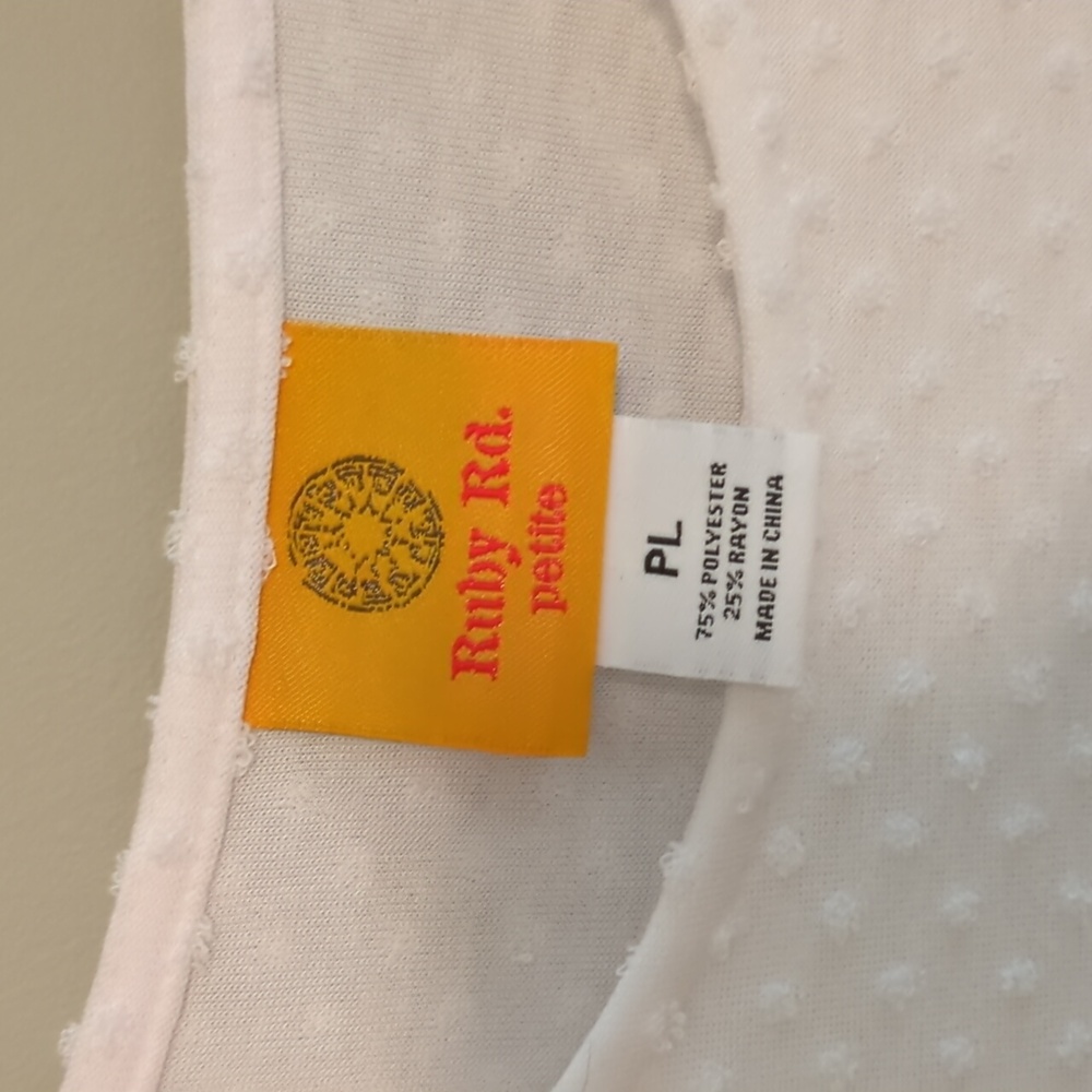 Ruby Rd. White Textured Petite Top - Picture 2 of 4